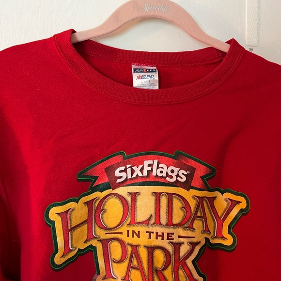 Vintage Six Flags Holiday in the Park Pullover - Picture 2 of 2
